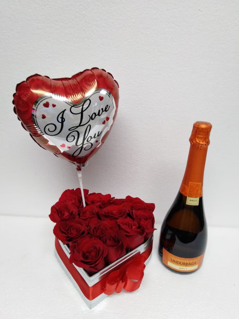 12 Rosas en Caja Corazón, Champagne y Globito